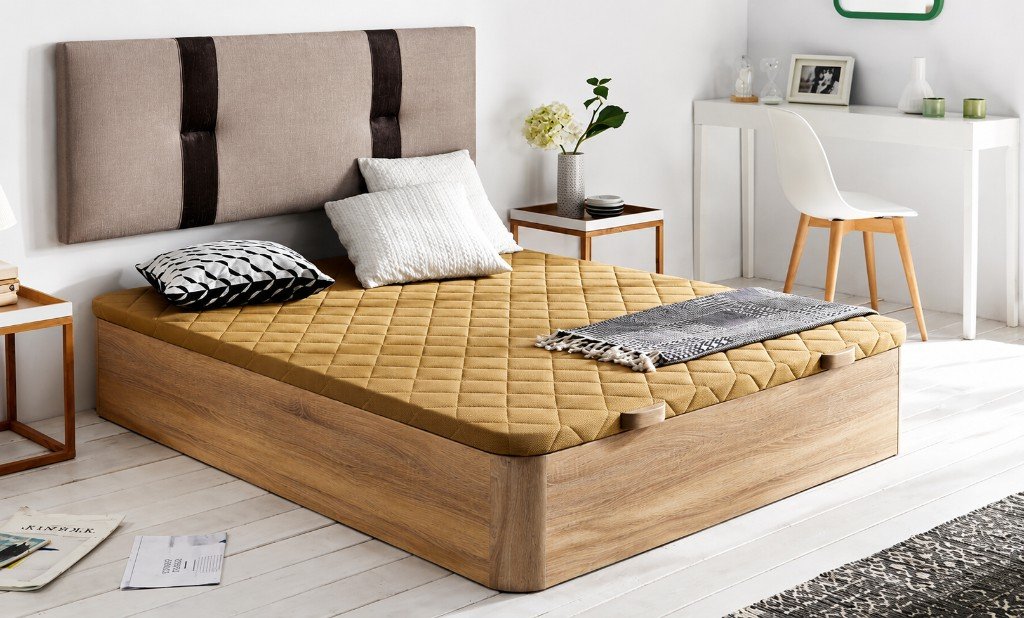 Canapé madera DensoPlus en dormitorio — ambientación